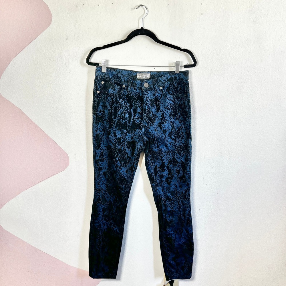 Free People Size 27 Flocked Blue Velvet Skinny Jeans Snake Print Boho Festival